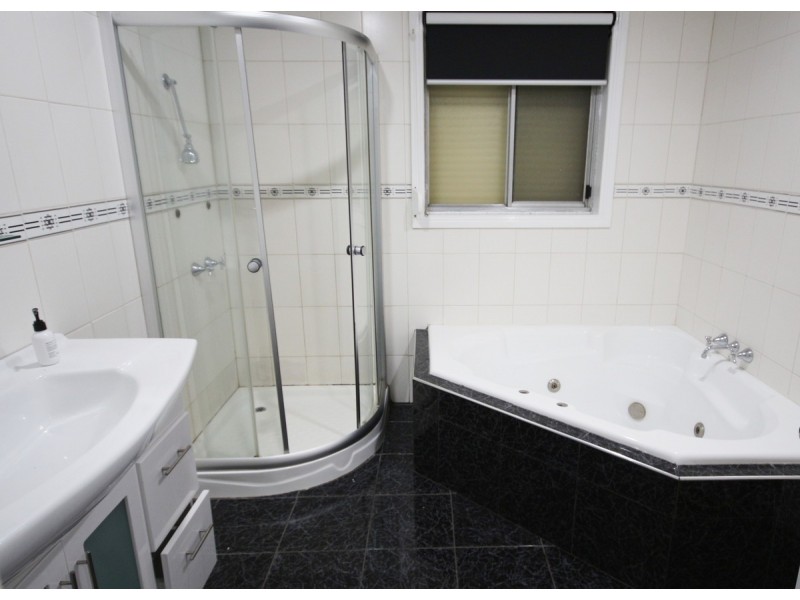 27 Karnak Crescent, Coolaroo VIC 3048