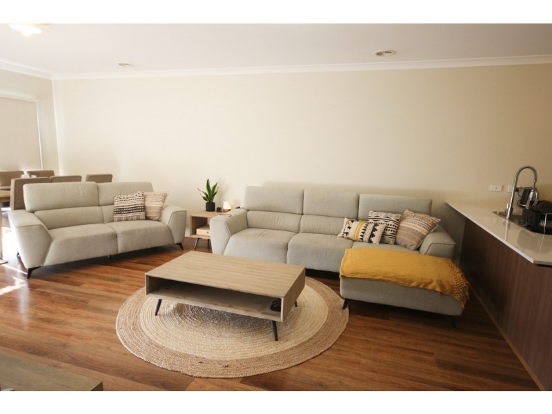 17 Grace Street, Craigieburn VIC 3064
