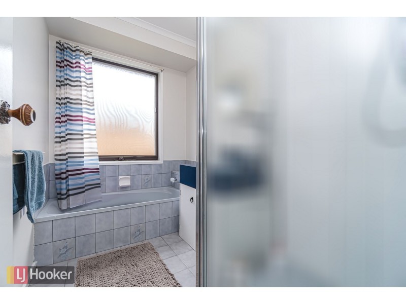 11 Banbury Crescent, Craigieburn VIC 3064