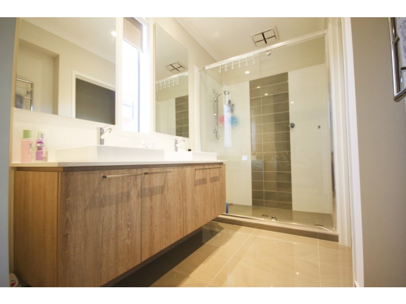 470 Brookfield Boulevard, Mickleham VIC 3064