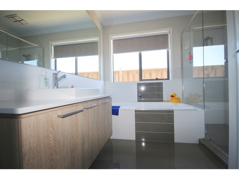 470 Brookfield Boulevard, Mickleham VIC 3064