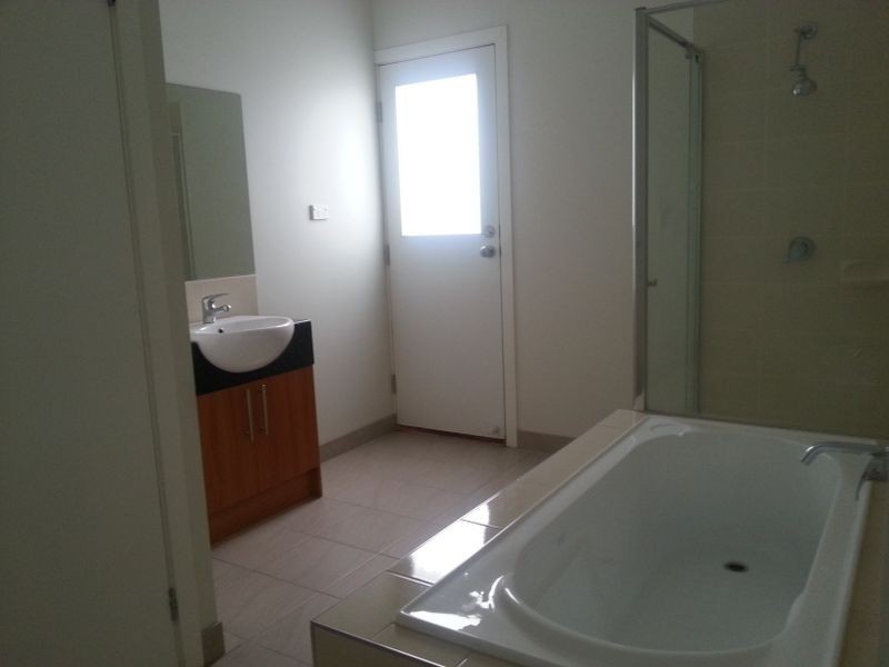 84 Thoresby Circuit, Craigieburn VIC 3064