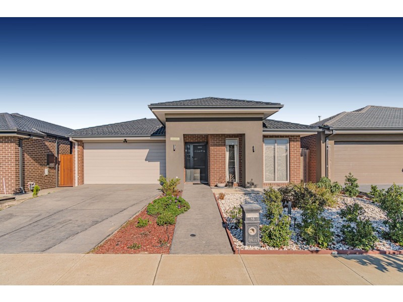 16 Degraves Street, Mickleham VIC 3064