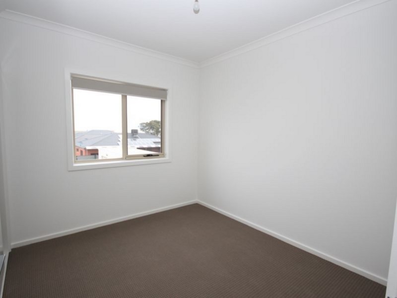 4/198 Newbury Boulevard, Craigieburn VIC 3064