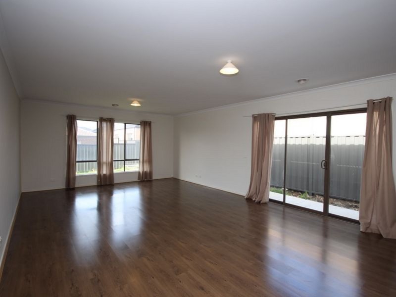 7 Euphoria Drive, Craigieburn VIC 3064