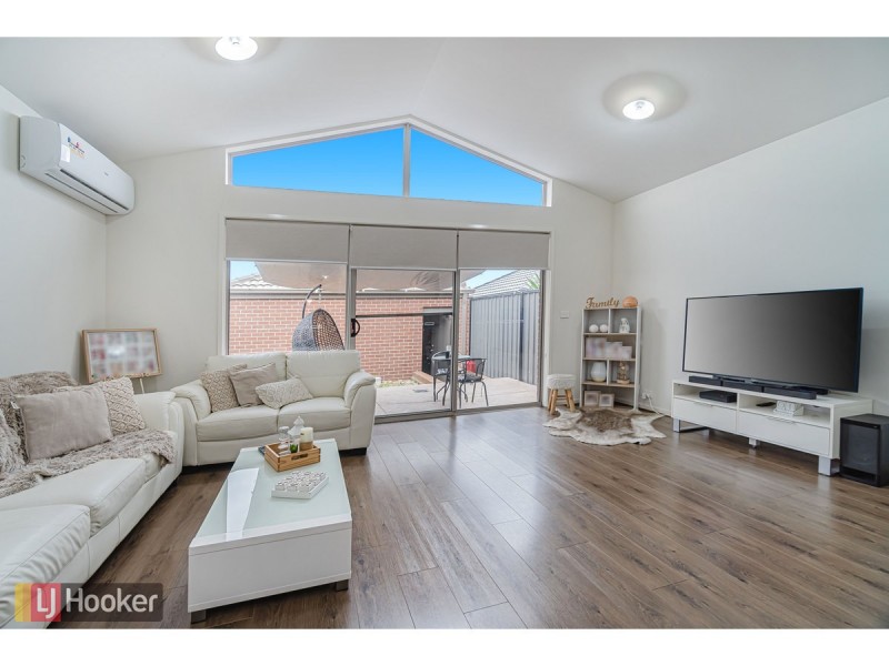 285 Brookfield Boulevard, Craigieburn VIC 3064