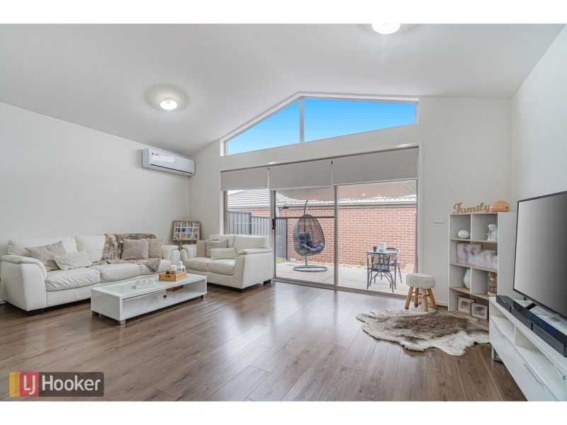 285 Brookfield Boulevard, Craigieburn VIC 3064