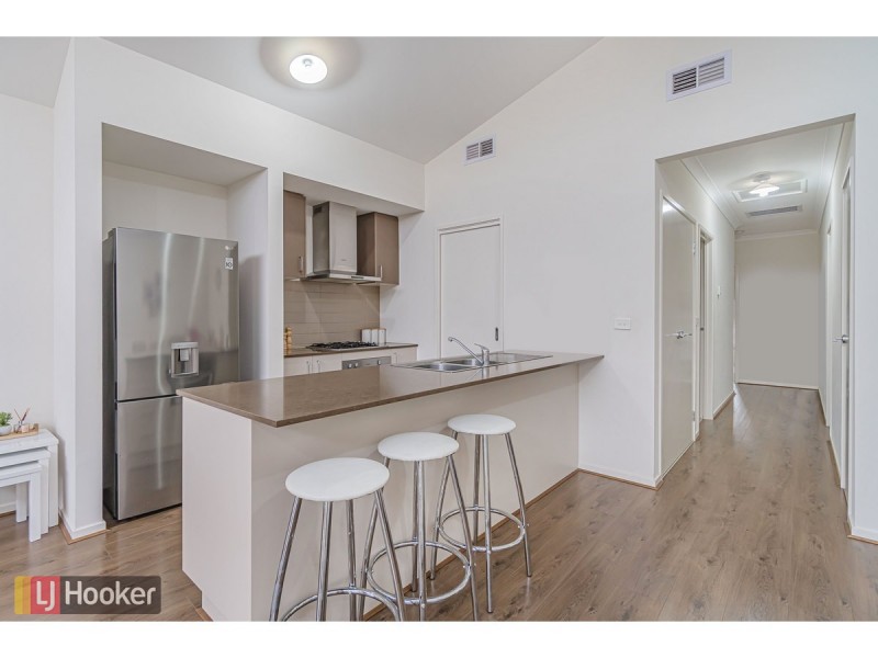 285 Brookfield Boulevard, Craigieburn VIC 3064