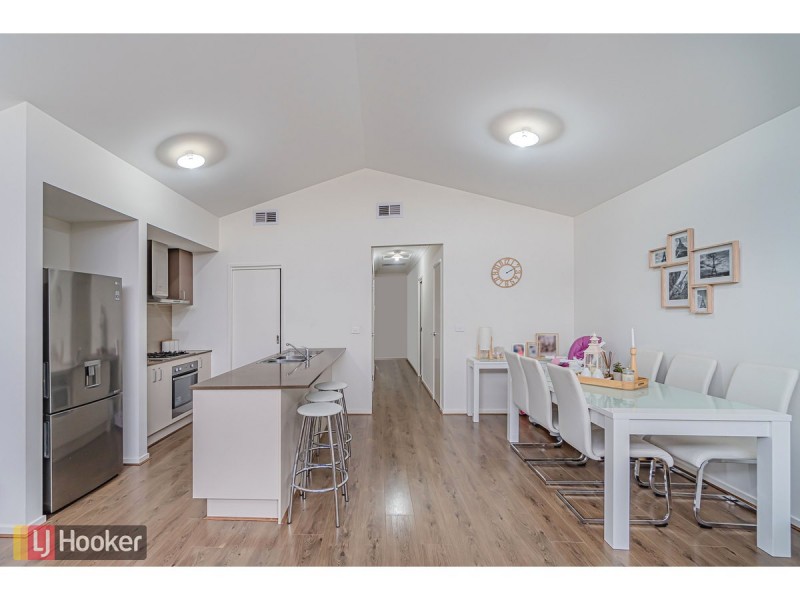 285 Brookfield Boulevard, Craigieburn VIC 3064