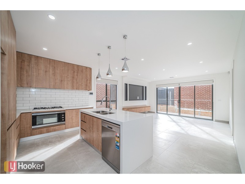 106 Gallantry Avenue, Craigieburn VIC 3064