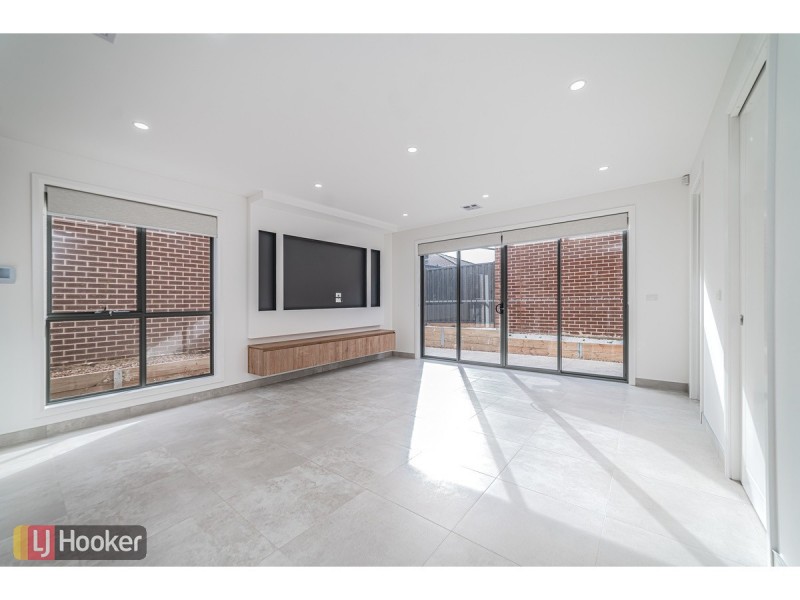 106 Gallantry Avenue, Craigieburn VIC 3064