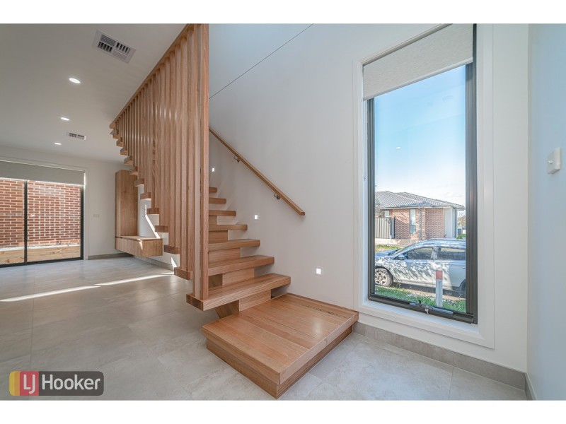 104 Gallantry Avenue, Craigieburn VIC 3064