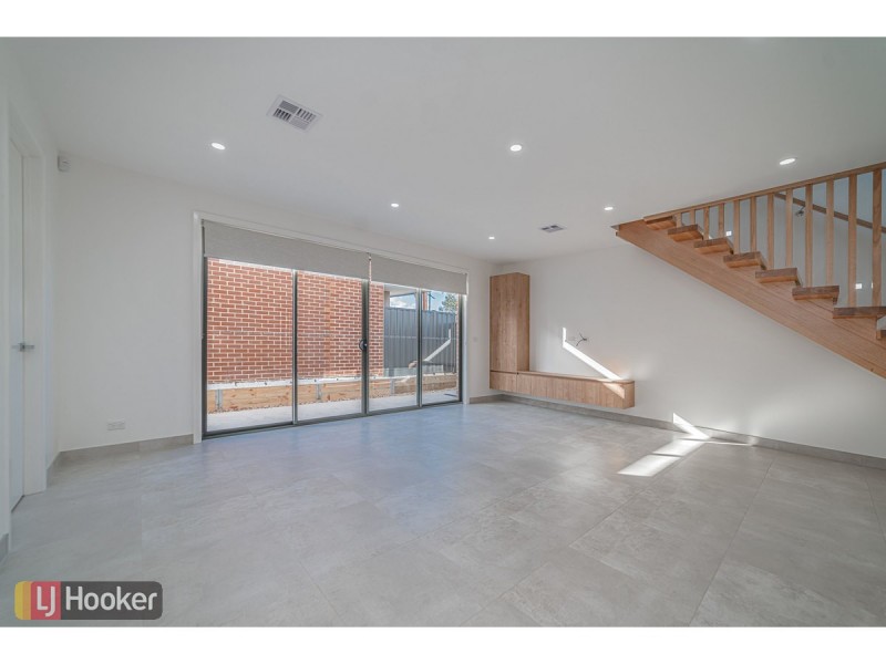 104 Gallantry Avenue, Craigieburn VIC 3064