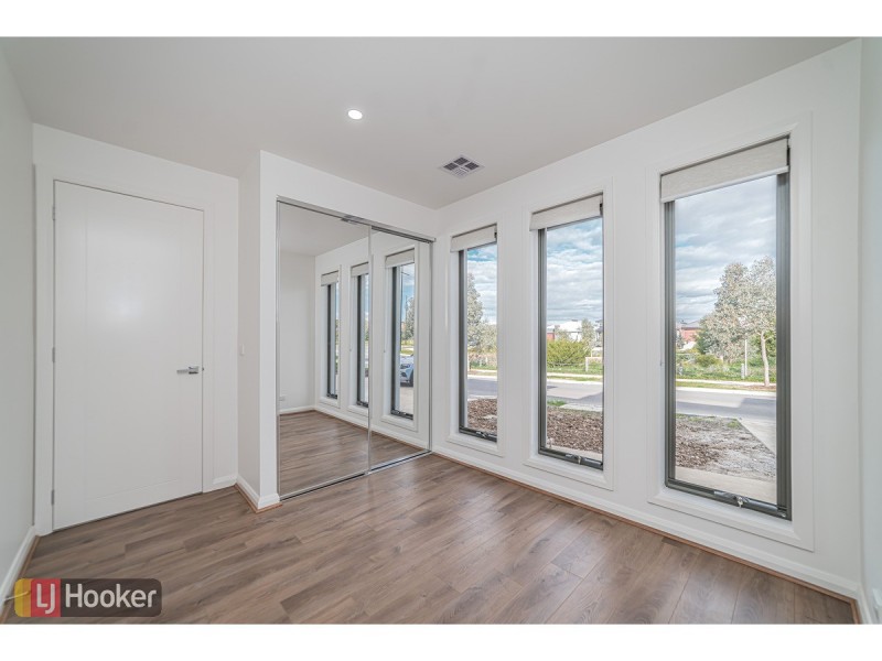 104 Gallantry Avenue, Craigieburn VIC 3064