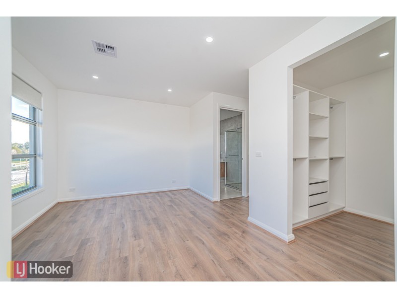 104 Gallantry Avenue, Craigieburn VIC 3064