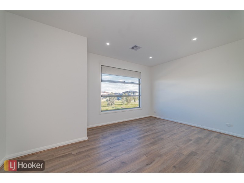 104 Gallantry Avenue, Craigieburn VIC 3064