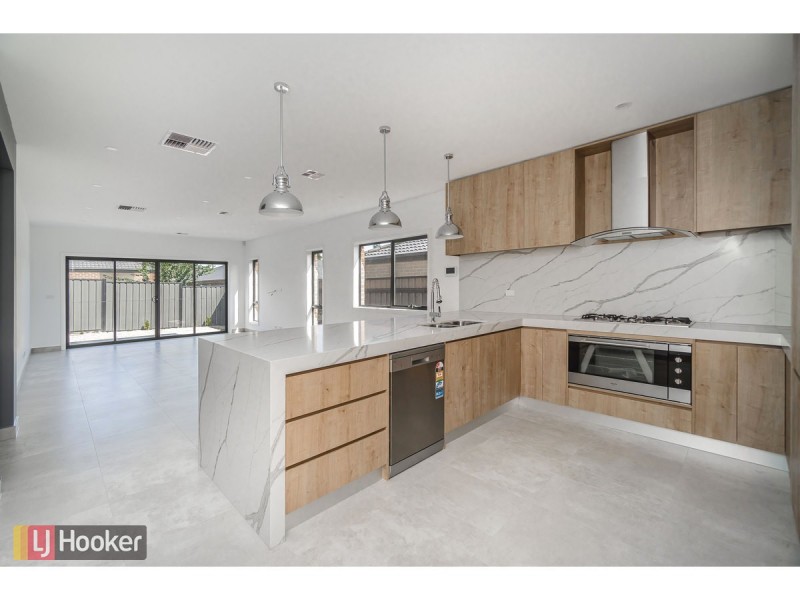 10 Saint Road, Craigieburn VIC 3064