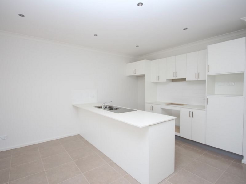 64 Baronial Way, Craigieburn VIC 3064