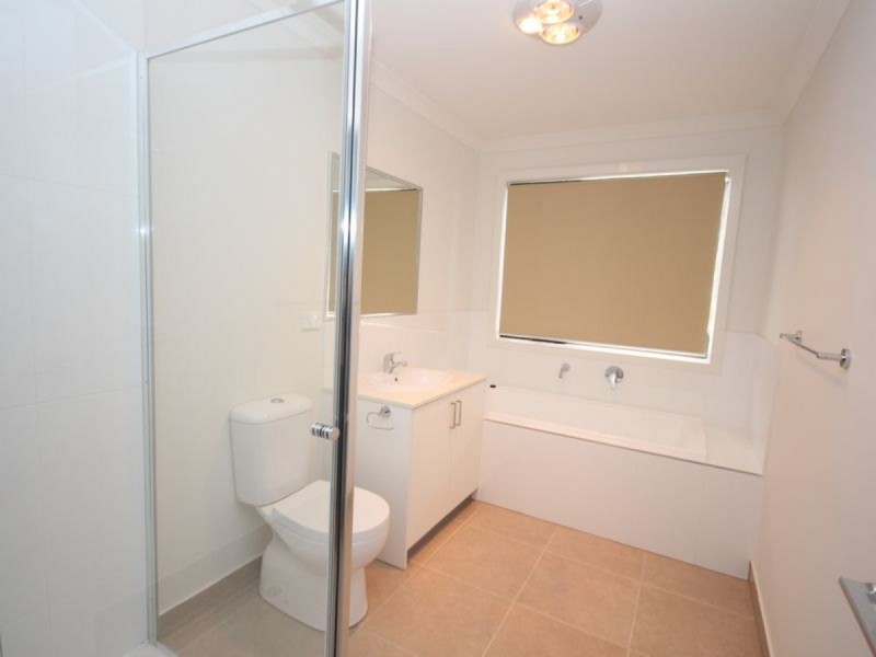 64 Baronial Way, Craigieburn VIC 3064