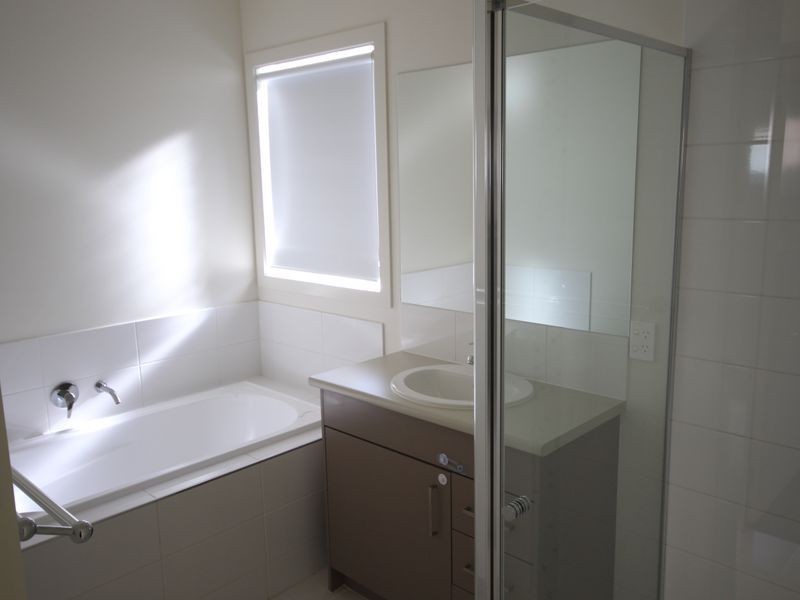 121 Moor Park Drive, Craigieburn VIC 3064