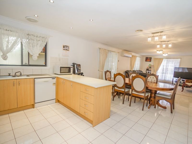 14 Banstead Nook, Craigieburn VIC 3064