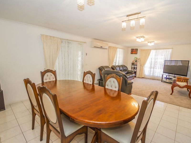 14 Banstead Nook, Craigieburn VIC 3064