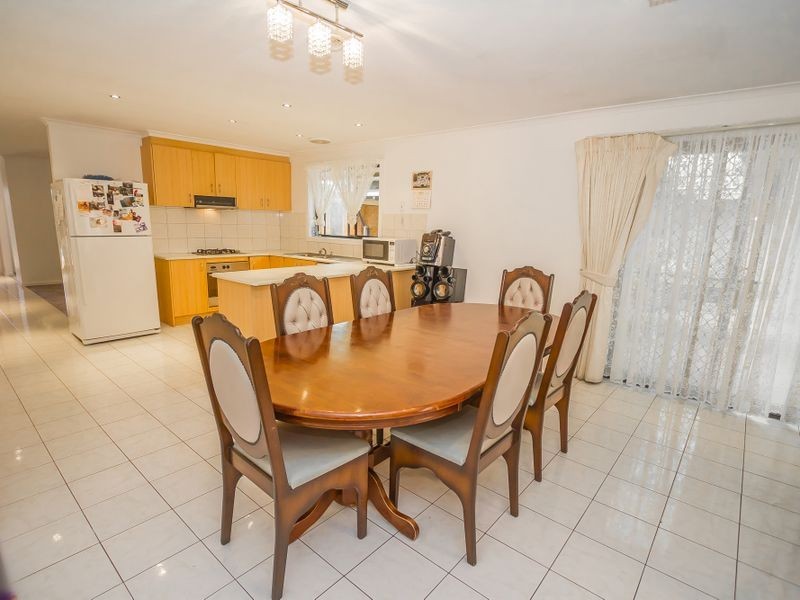 14 Banstead Nook, Craigieburn VIC 3064