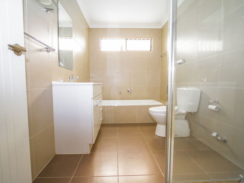 52 Coronet Avenue, Roxburgh Park VIC 3064