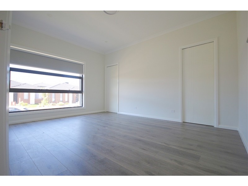 9 Coldfall Way, Mickleham VIC 3064