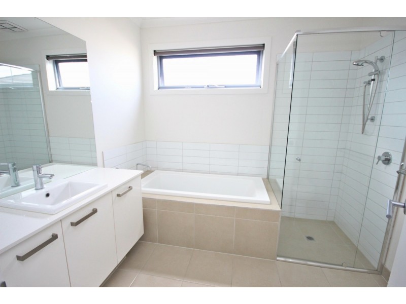 60 Bayano Way, Craigieburn VIC 3064