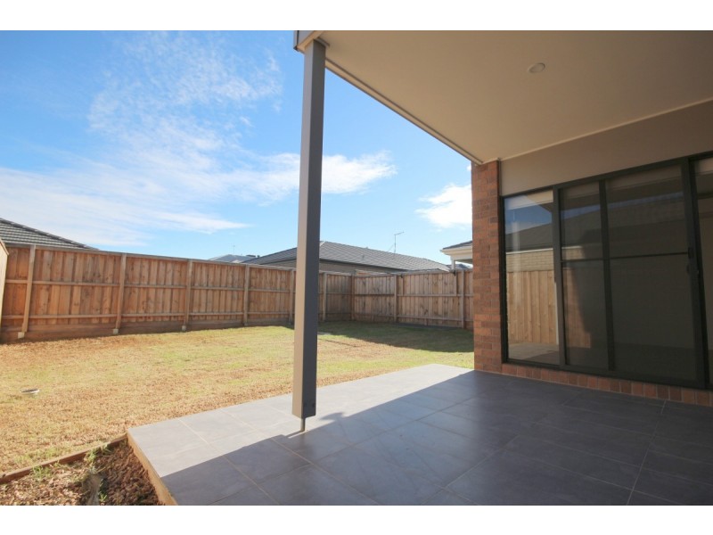 13 Lavinia Street, Greenvale VIC 3059