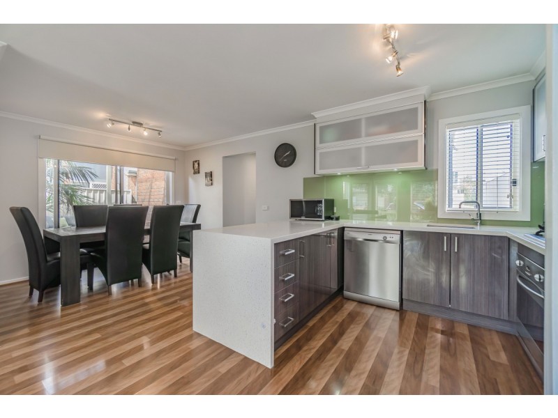 38 Marne Drive, Roxburgh Park VIC 3064