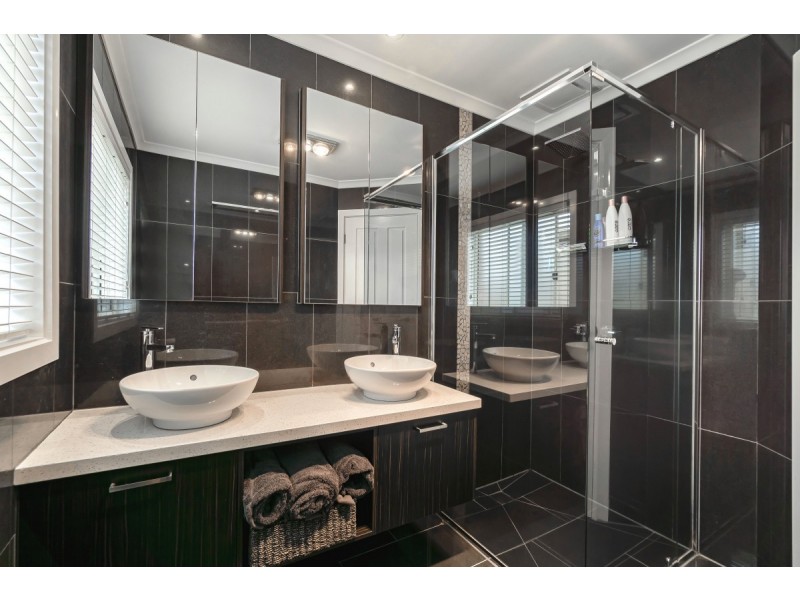 38 Marne Drive, Roxburgh Park VIC 3064