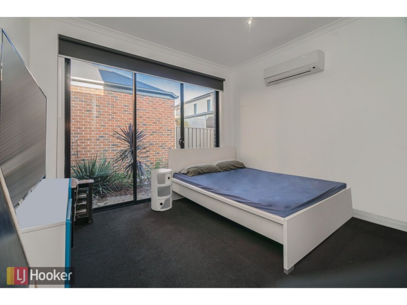 1&1A Cavell Drive, Craigieburn VIC 3064