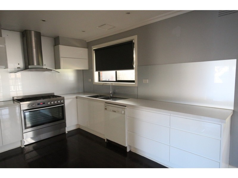 2 Keysborough Street, Craigieburn VIC 3064