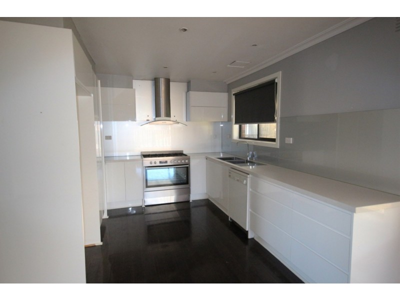 2 Keysborough Street, Craigieburn VIC 3064