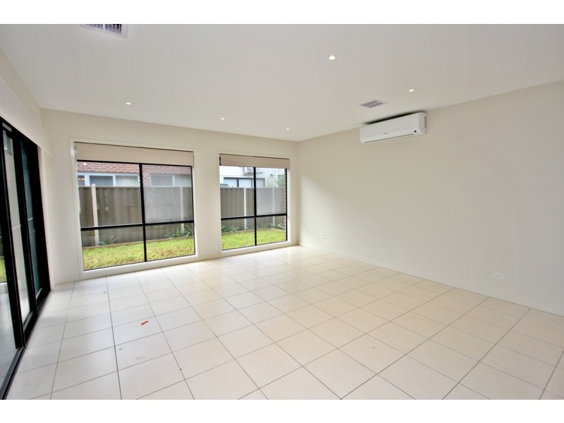 5 Cavell Drive, Craigieburn VIC 3064