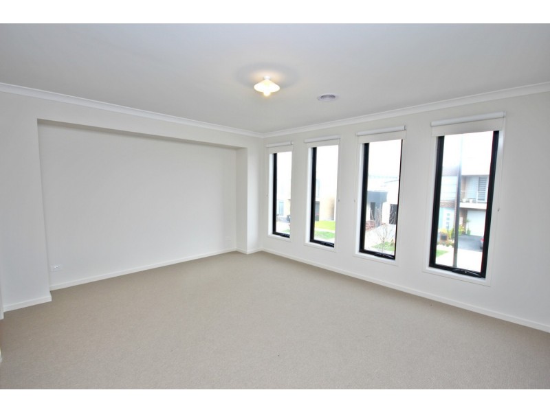 5 Cavell Drive, Craigieburn VIC 3064