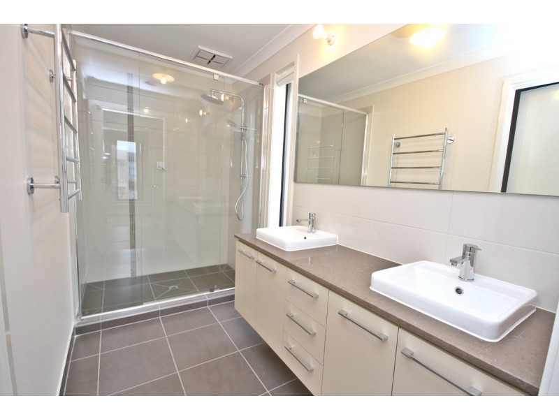 5 Cavell Drive, Craigieburn VIC 3064