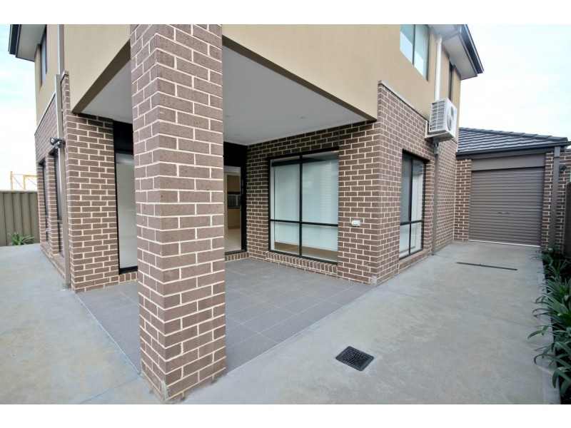 5 Cavell Drive, Craigieburn VIC 3064