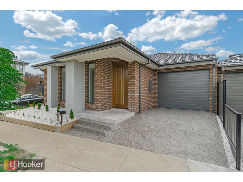 102 Gallantry Avenue, Craigieburn VIC 3064