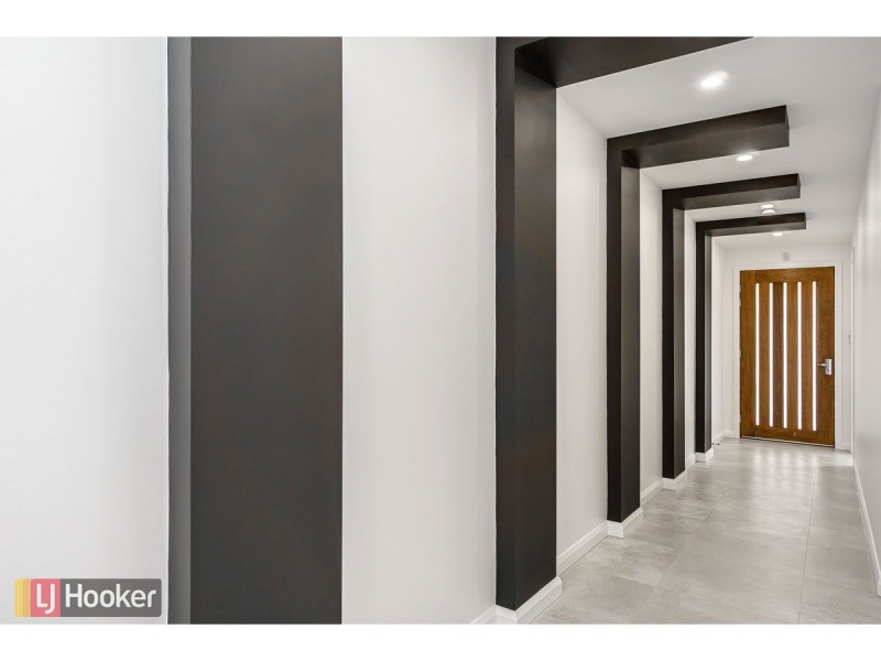 102 Gallantry Avenue, Craigieburn VIC 3064