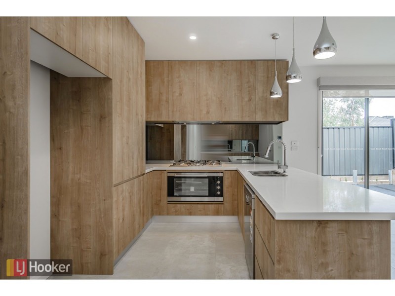 102 Gallantry Avenue, Craigieburn VIC 3064