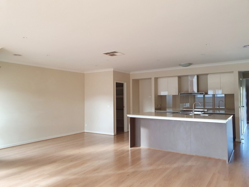 15 Tamarin Street, Craigieburn VIC 3064