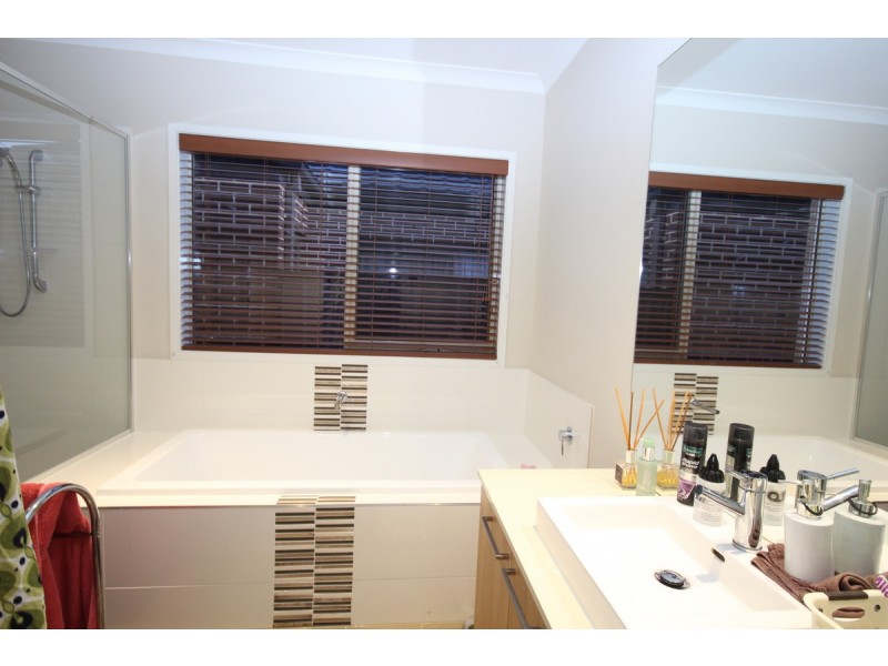 15 Tamarin Street, Craigieburn VIC 3064