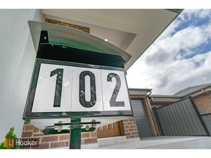 102 Gallantry Avenue, Craigieburn VIC 3064