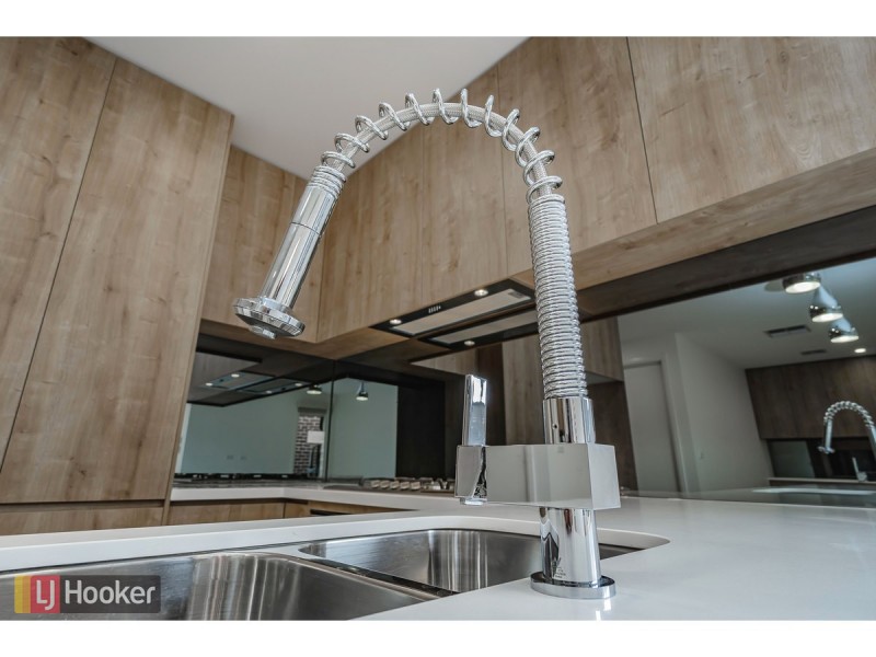 102 Gallantry Avenue, Craigieburn VIC 3064