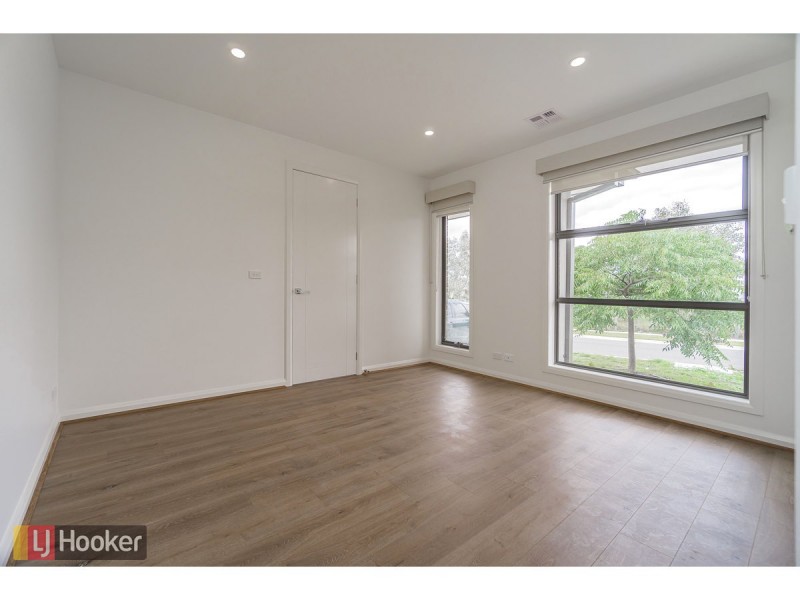 102 Gallantry Avenue, Craigieburn VIC 3064