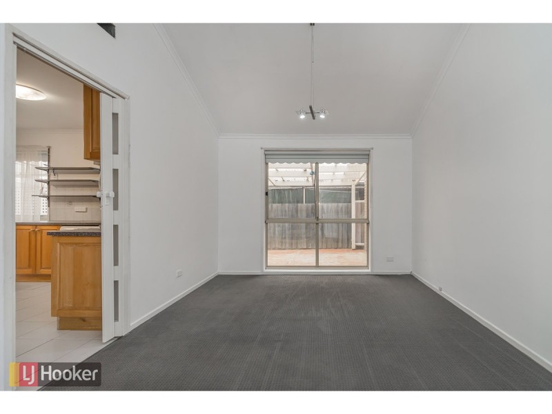 4 Pembroke Crescent, Craigieburn VIC 3064