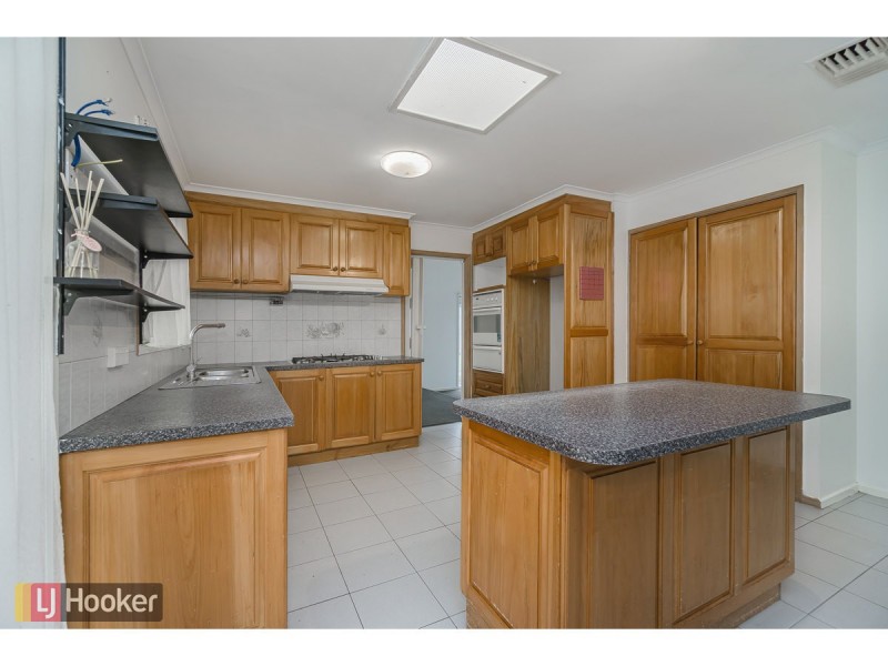 4 Pembroke Crescent, Craigieburn VIC 3064